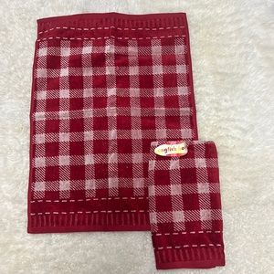 NWT - English Home Christmas Towels Set of 2